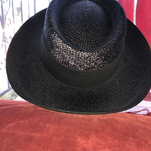 Black sun hat - Picture 3 of 4
